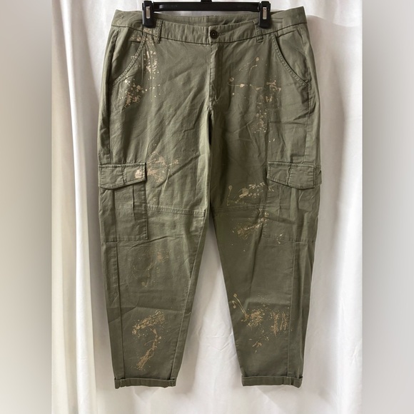 Lane Bryant Women’s Olive Green Cargo Pants with gold splatter Size 14 - Picture 1 of 3